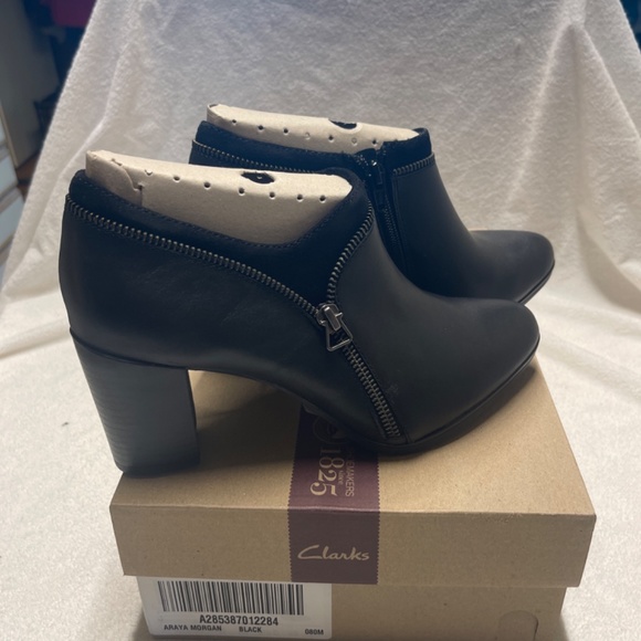 Clarks - Picture 4 of 11